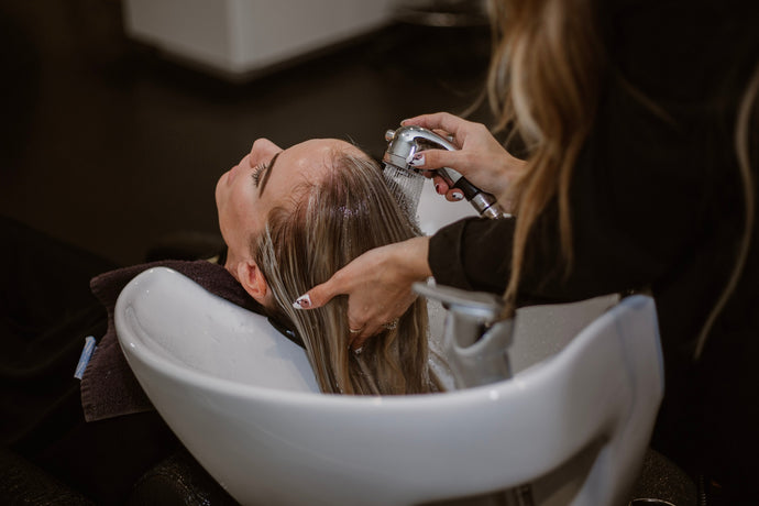 How to properly wash hair after oiling